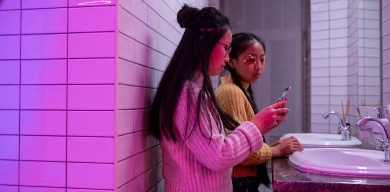 More than 80% of kids still using social media despite ban, new eSafety report finds